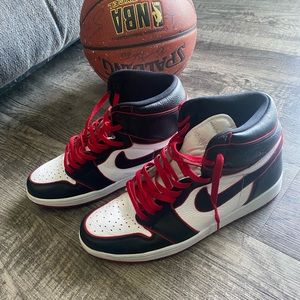 Nike Air Jordan 1 High 'Bloodline' Size 13